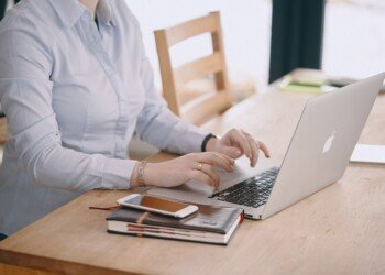 Como iniciar um negócio de assistente virtual