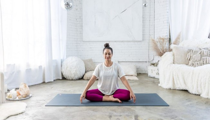 praticar yoga em casa